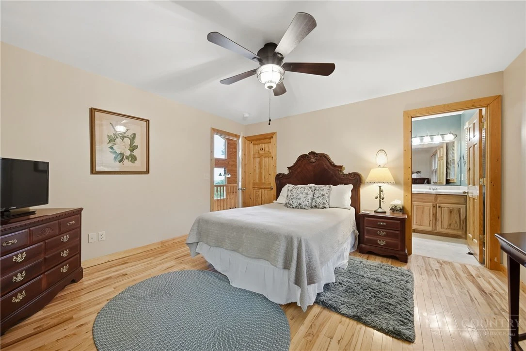 Image number 21 for the current listing