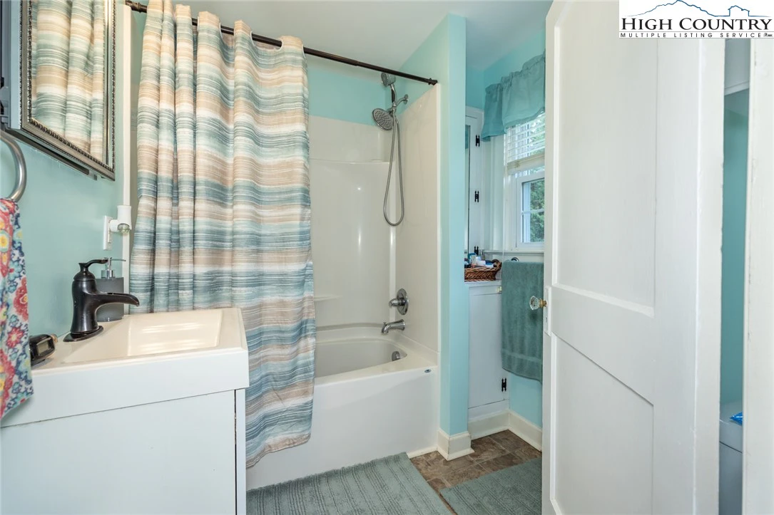 Image number 6 for the current listing
