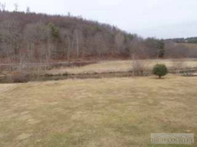 Image number 15 for the current listing
