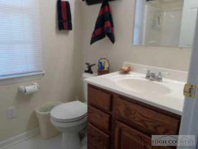 Image number 6 for the current listing