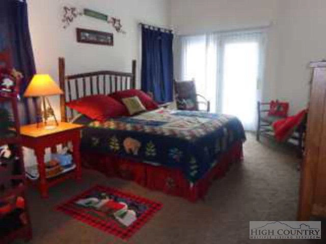 Image number 3 for the current listing