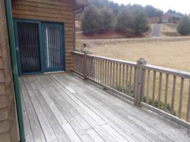 Image number 17 for the current listing