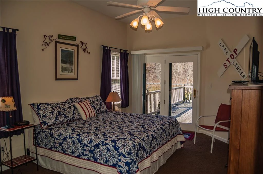 Image number 14 for the current listing