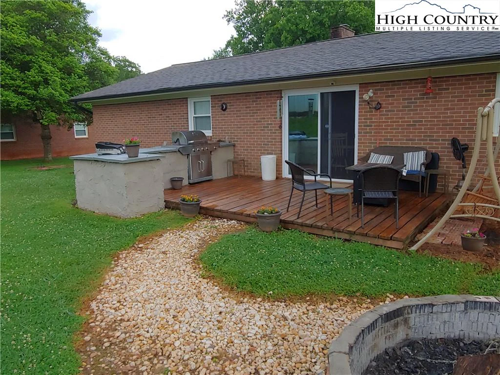 Image number 16 for the current listing
