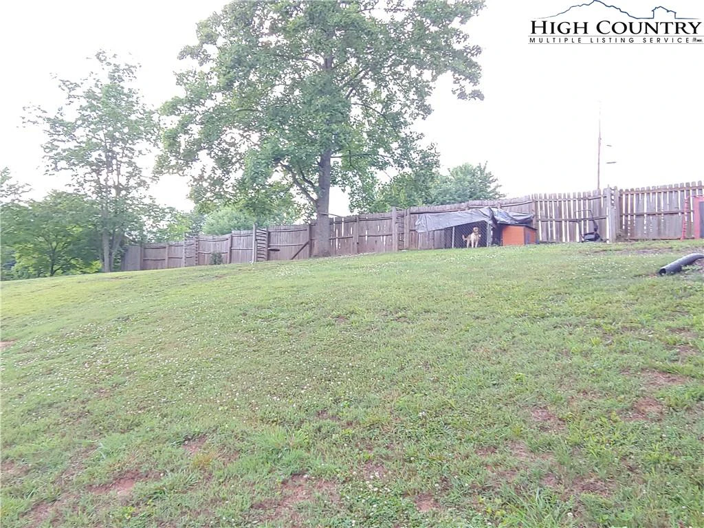 Image number 18 for the current listing
