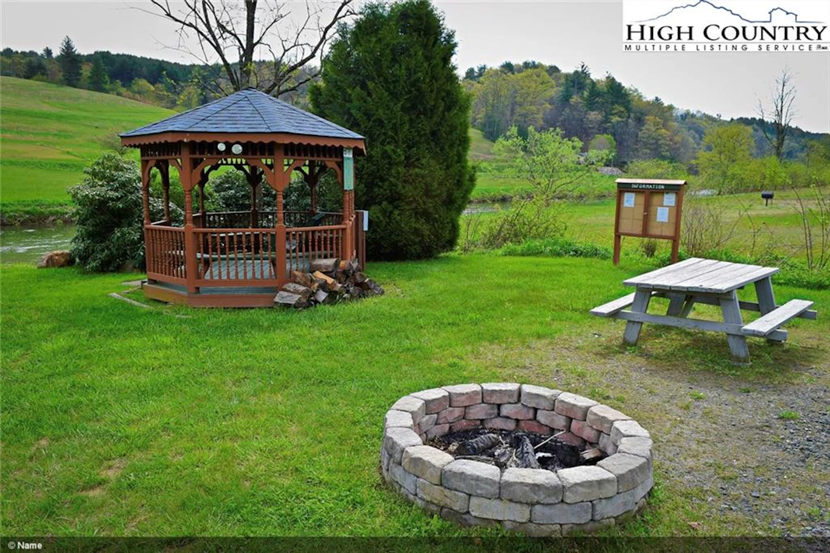 Image number 21 for the current listing