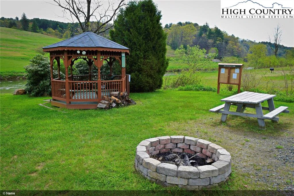 Image number 21 for the current listing