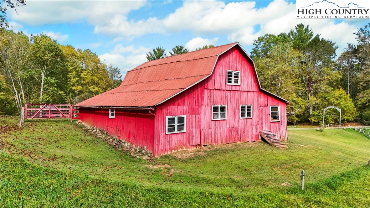 Image number 16 for the current listing
