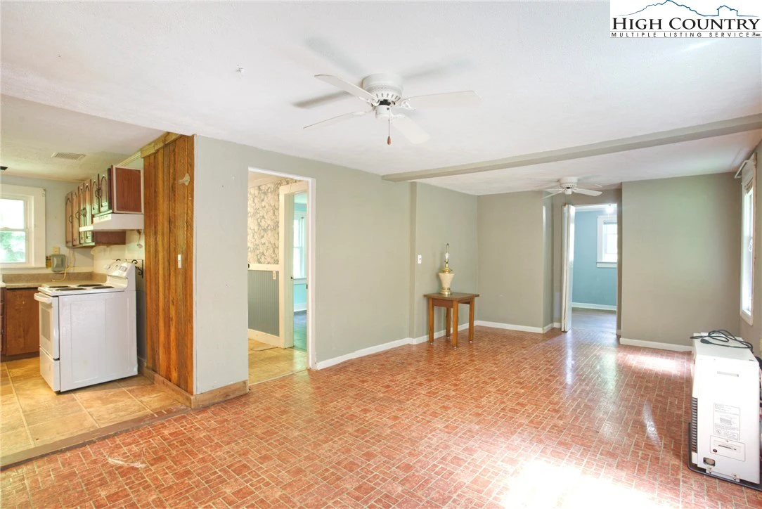 Image number 16 for the current listing