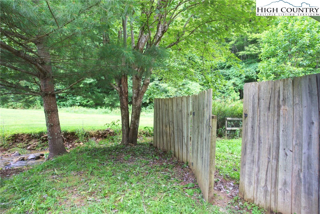 Image number 20 for the current listing