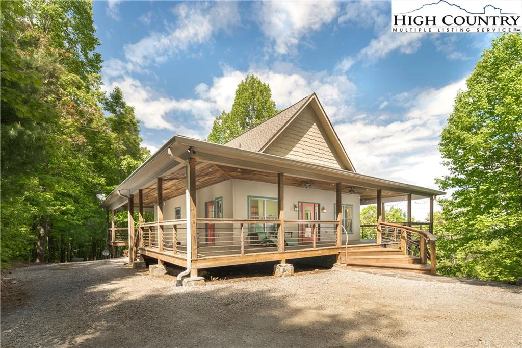 Image number 1 for the current listing