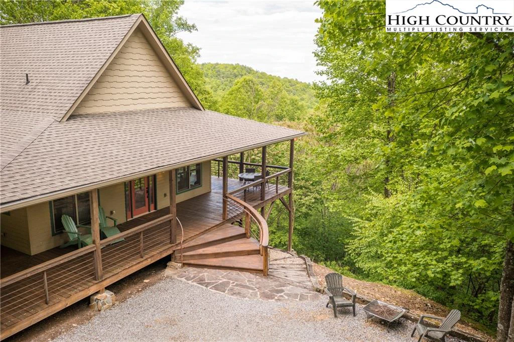 Image number 17 for the current listing