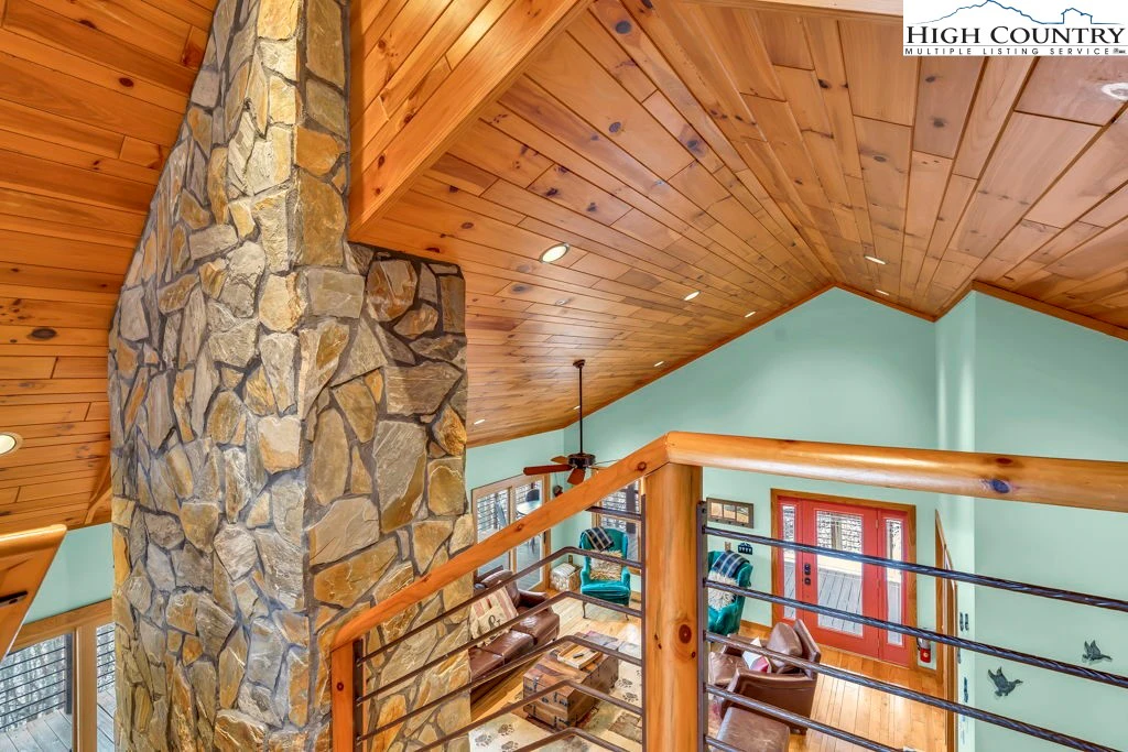 Image number 13 for the current listing