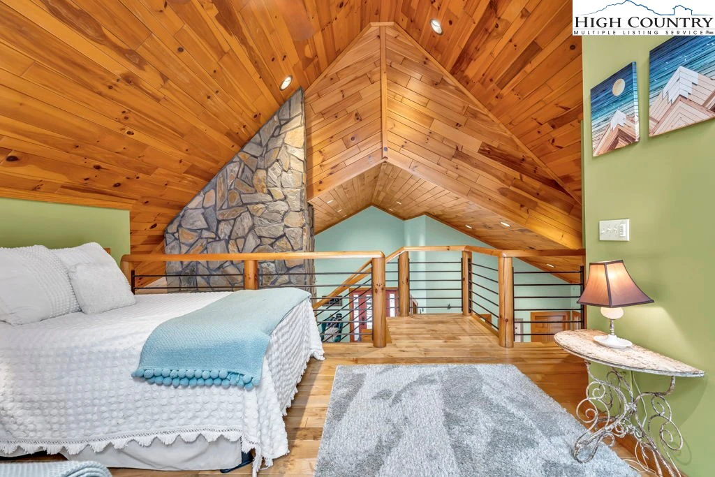 Image number 5 for the current listing
