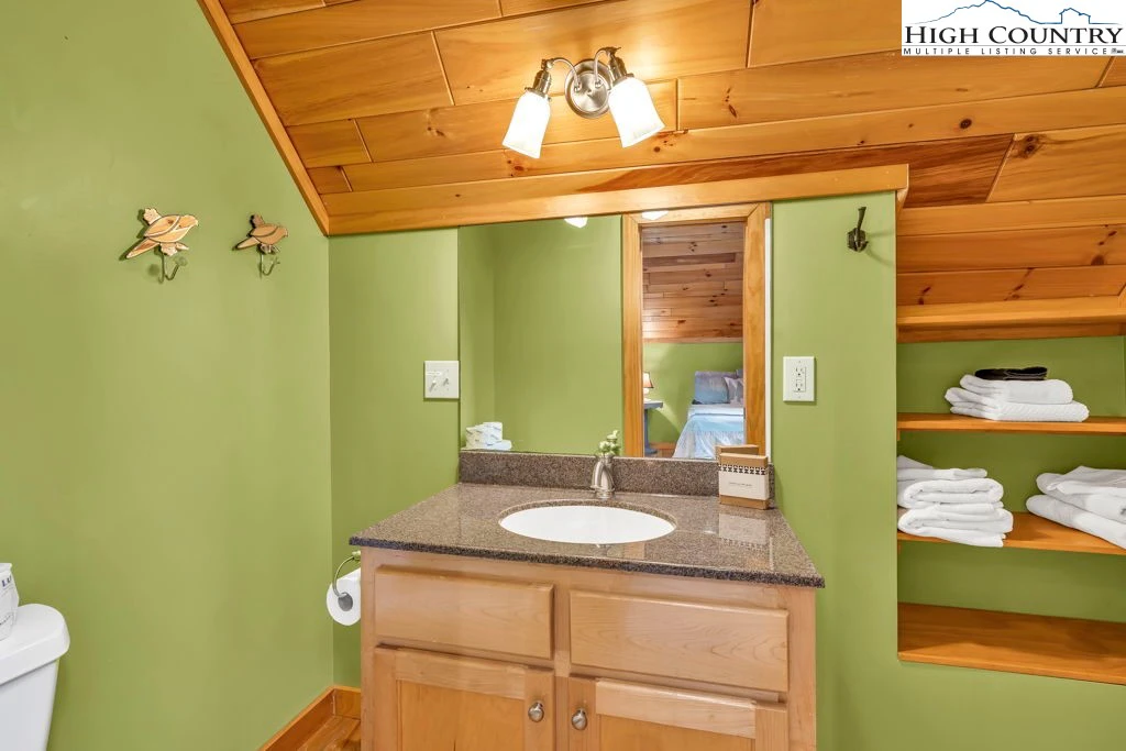 Image number 6 for the current listing
