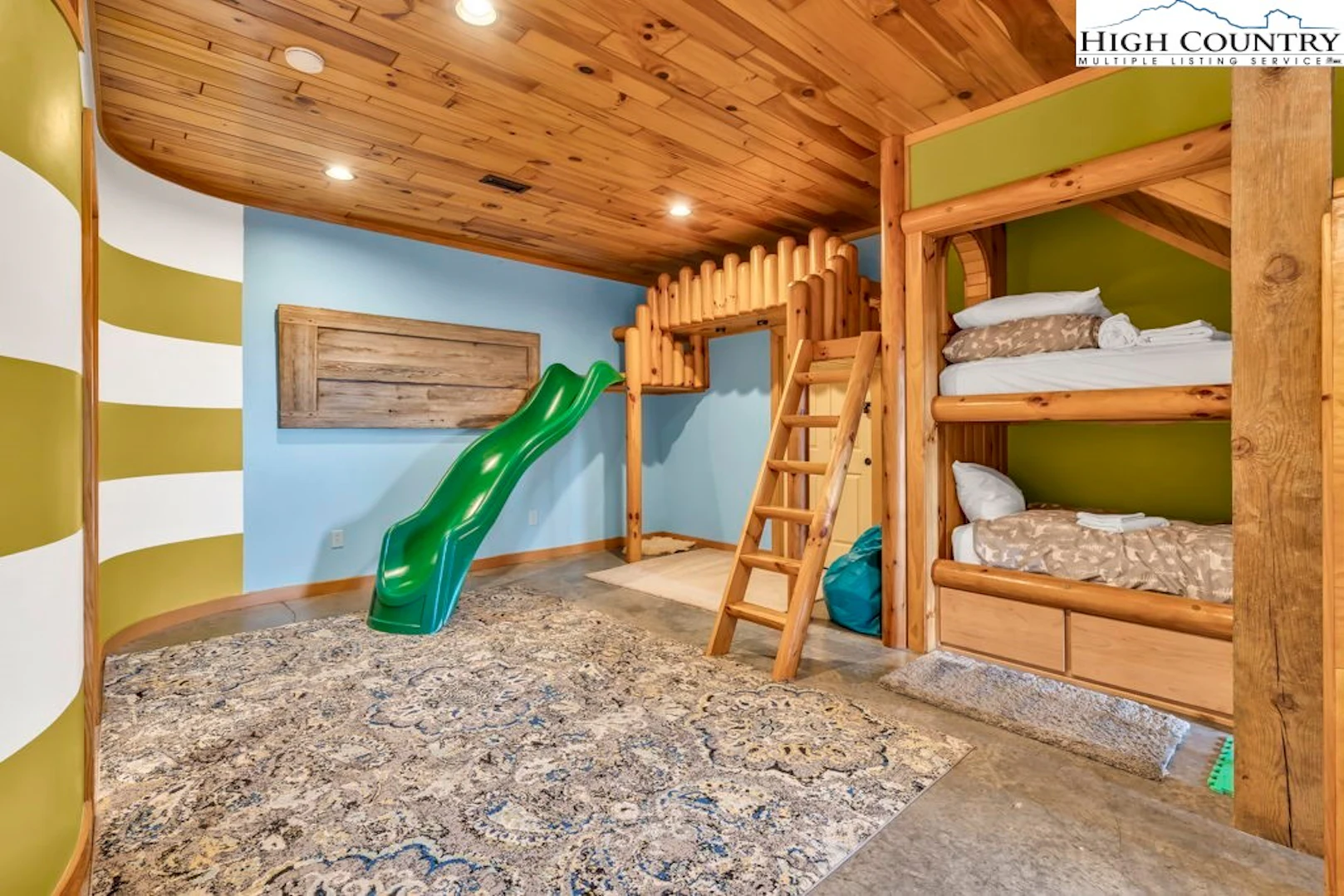 Image number 9 for the current listing