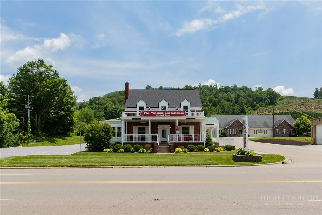 Image number 31 for the current listing