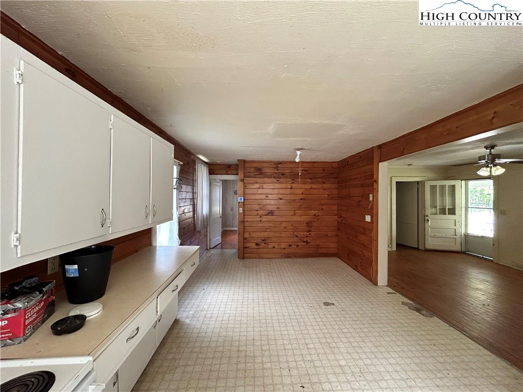 Image number 7 for the current listing