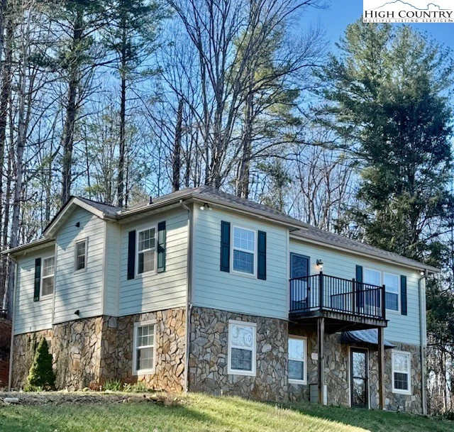 Image number 1 for the current listing