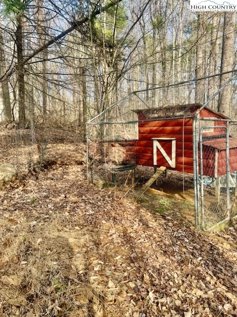 Image number 13 for the current listing