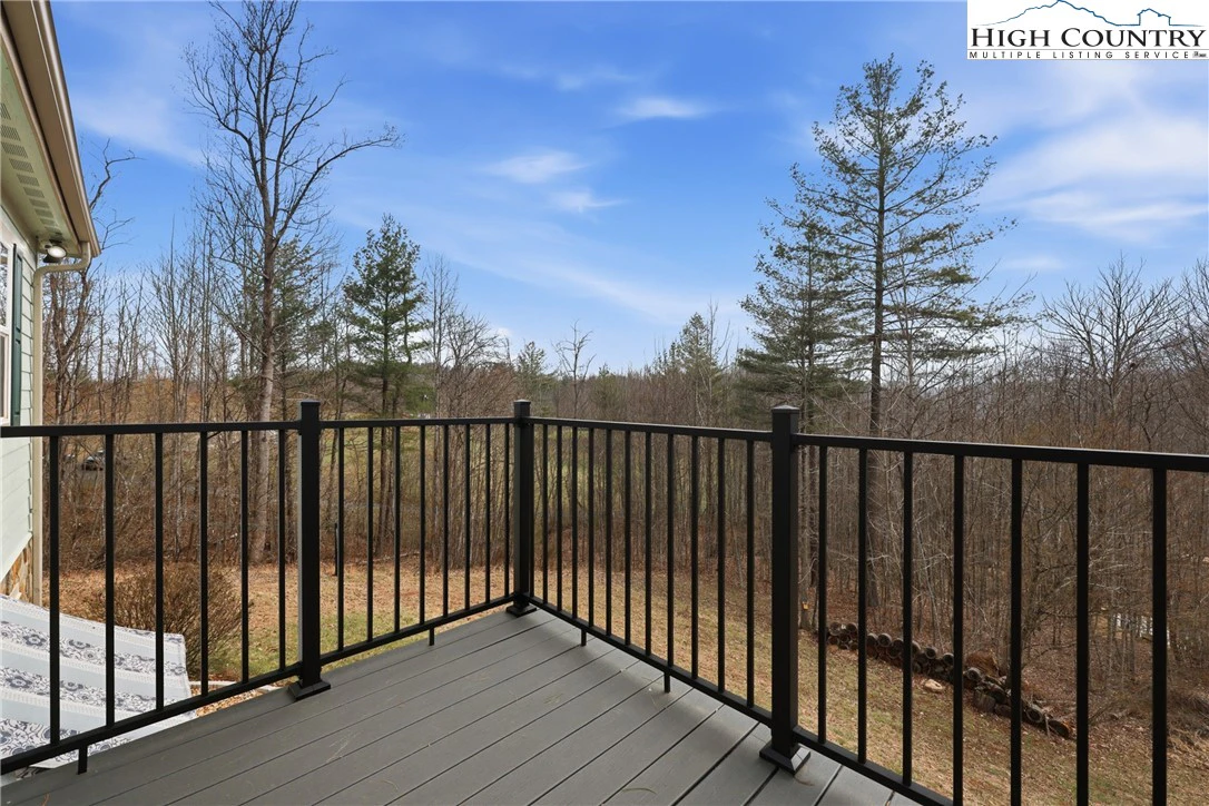 Image number 18 for the current listing