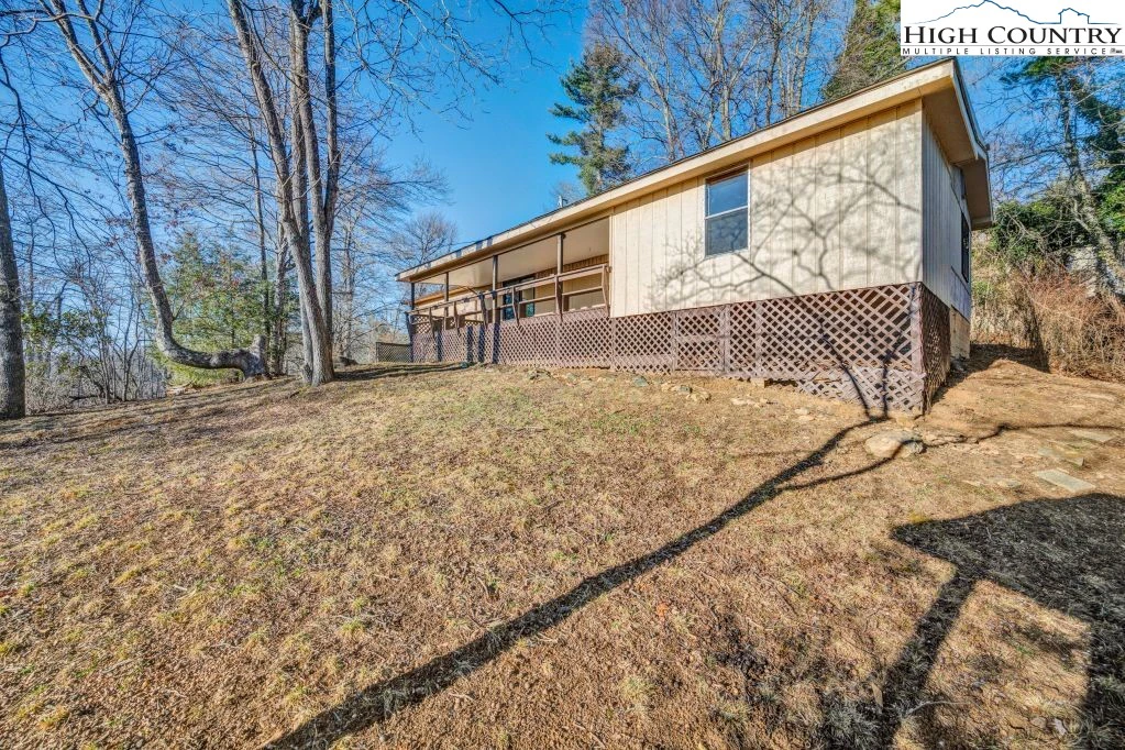 Image number 18 for the current listing