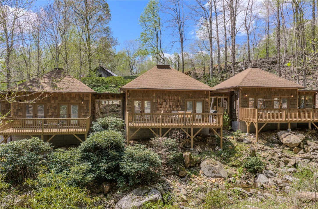 Image number 1 for the current listing