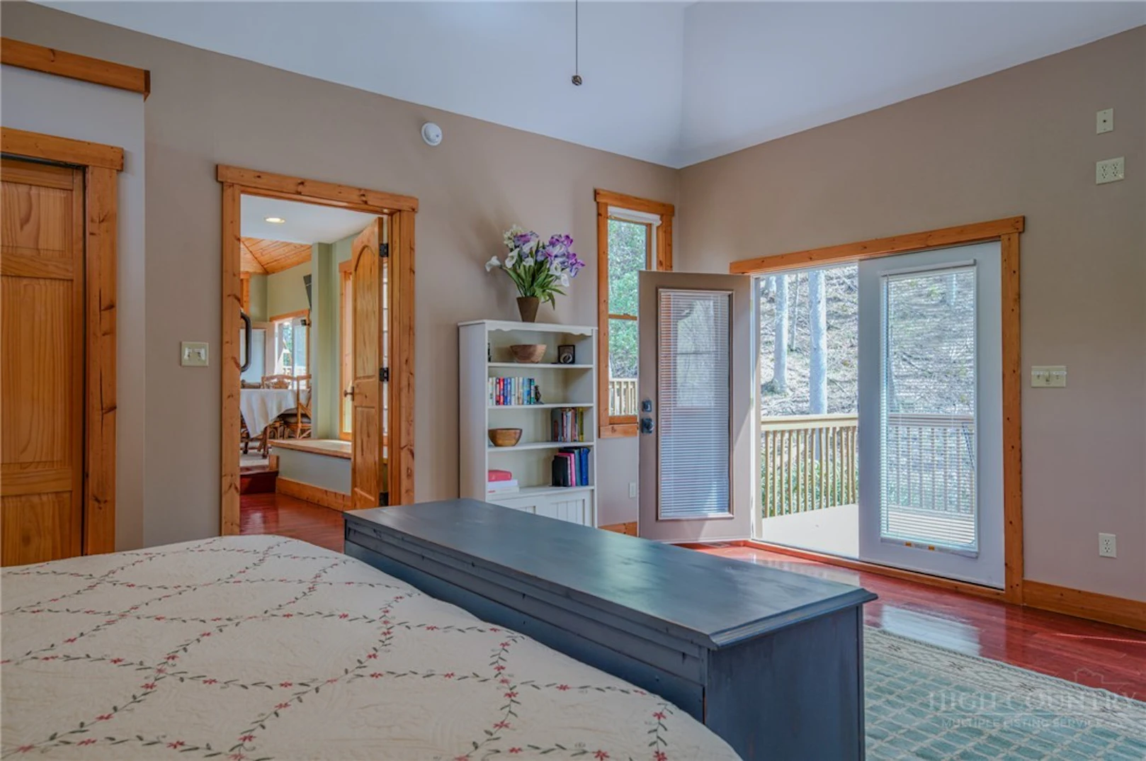 Image number 10 for the current listing