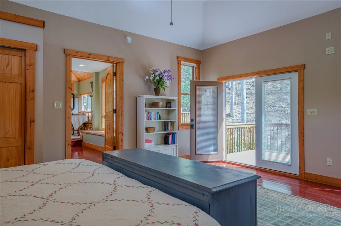 Image number 10 for the current listing