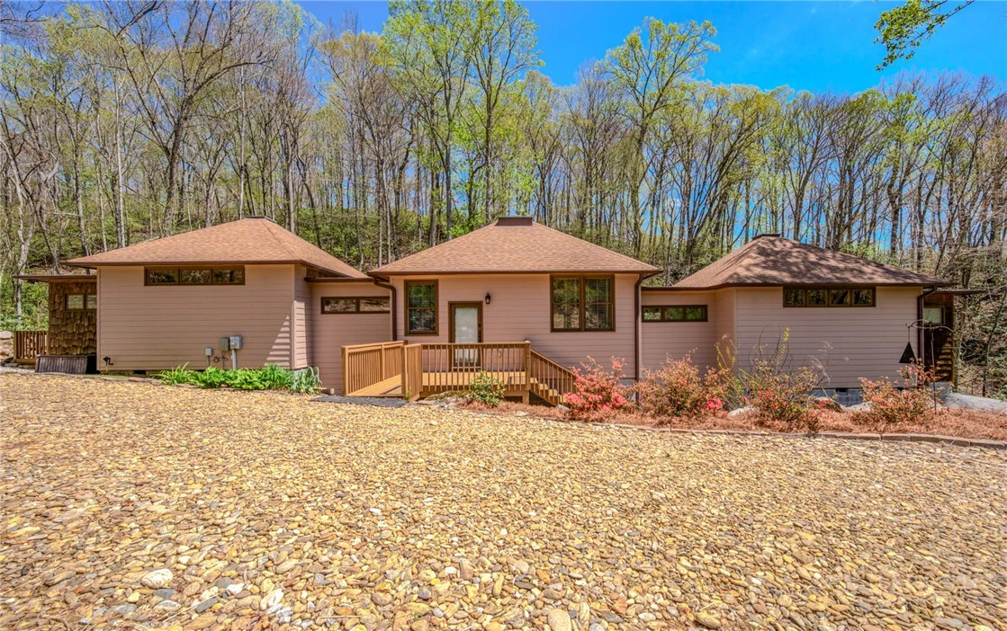 Image number 18 for the current listing