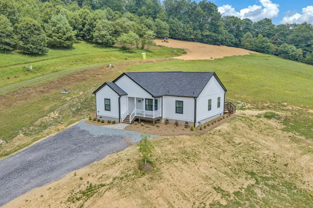 Image number 2 for the current listing