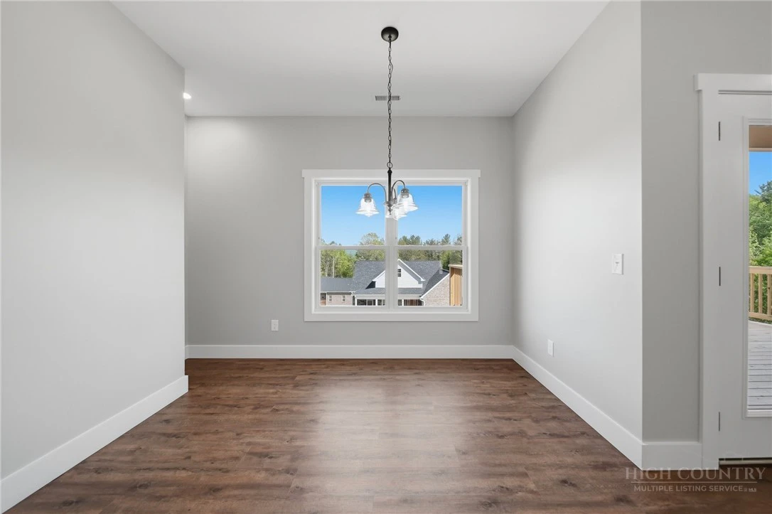 Image number 16 for the current listing