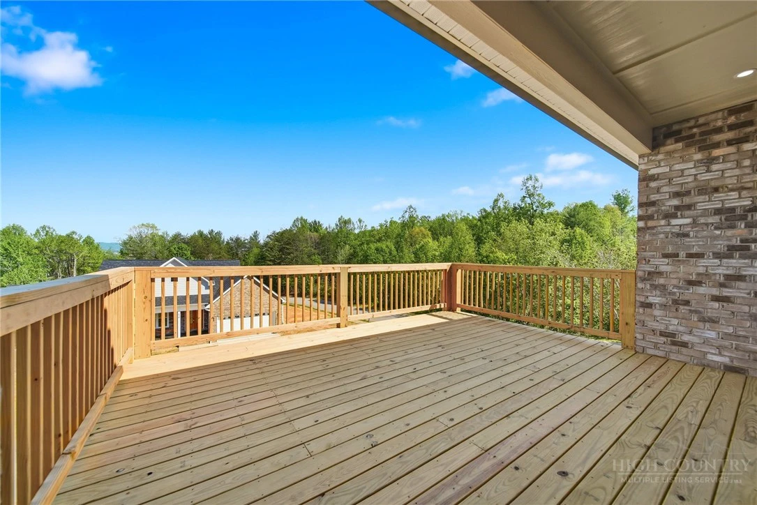 Image number 18 for the current listing