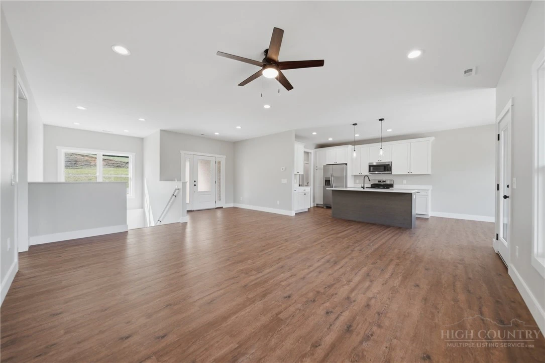 Image number 5 for the current listing