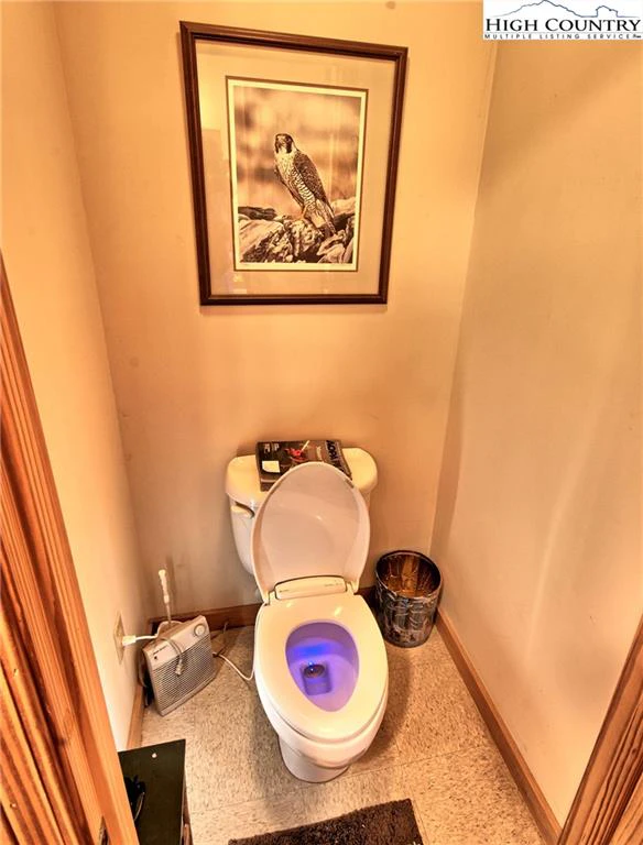 Image number 19 for the current listing