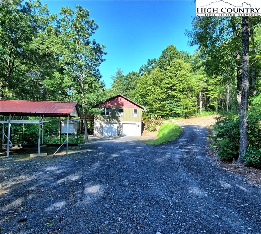 Image number 15 for the current listing