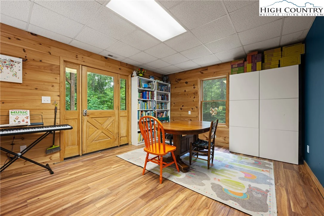 Image number 6 for the current listing