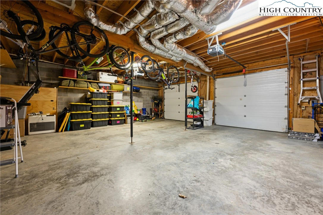 Image number 11 for the current listing