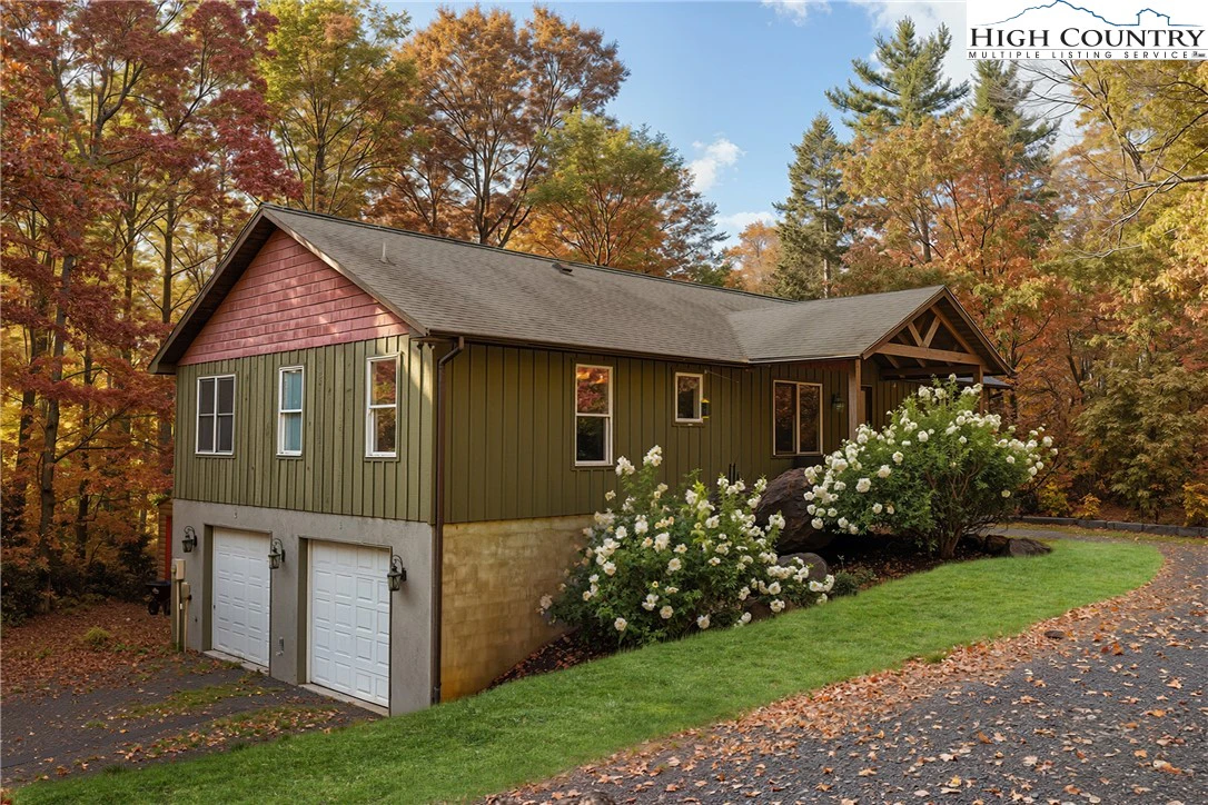 Image number 1 for the current listing