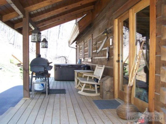 Image number 2 for the current listing