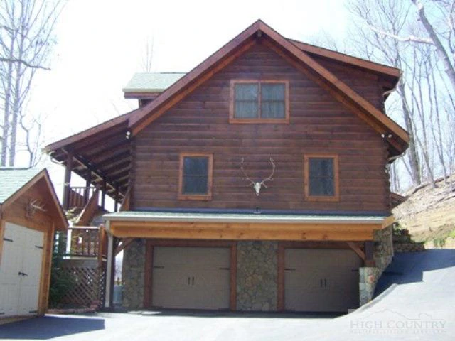 Image number 15 for the current listing