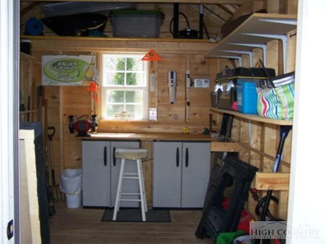 Image number 18 for the current listing