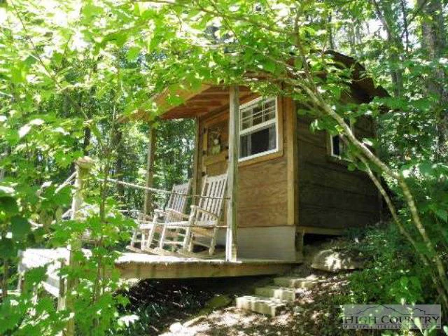Image number 19 for the current listing