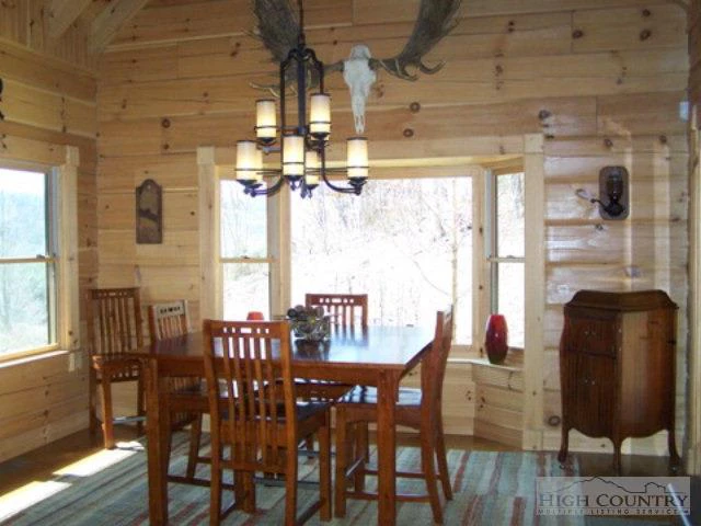 Image number 21 for the current listing