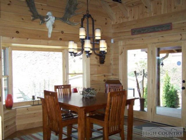 Image number 22 for the current listing