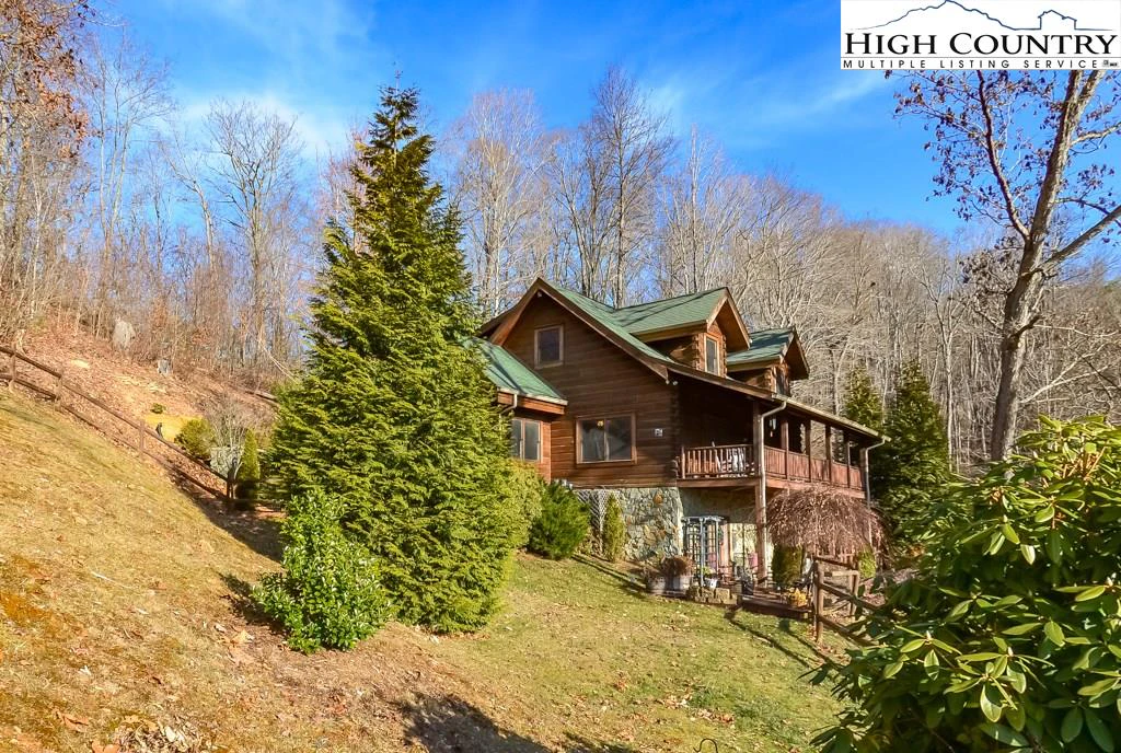 Image number 1 for the current listing