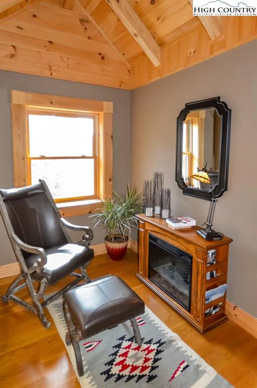 Image number 7 for the current listing