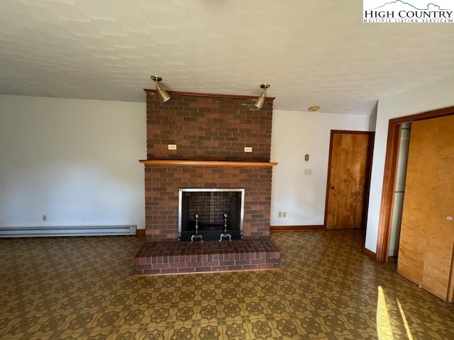 Image number 20 for the current listing