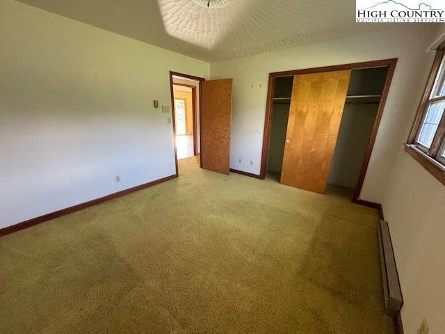 Image number 9 for the current listing