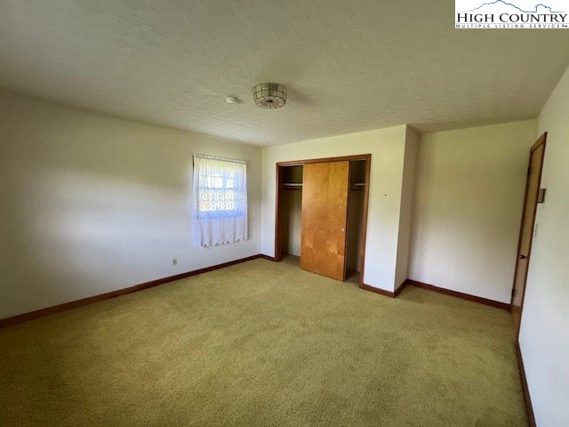 Image number 11 for the current listing